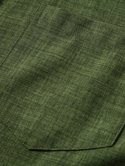 Ensemble homme avec chemise col officier à manches courtes et pantalon droit style décontracté