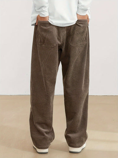 Pantalon ample homme au style contemporain avec poches pratiques