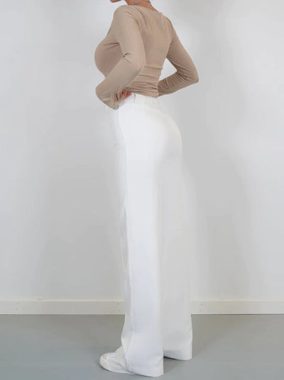 Pantalon femme évasé tendance au style contemporain