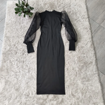 Drea | Robe bouffante à manches longues noire
