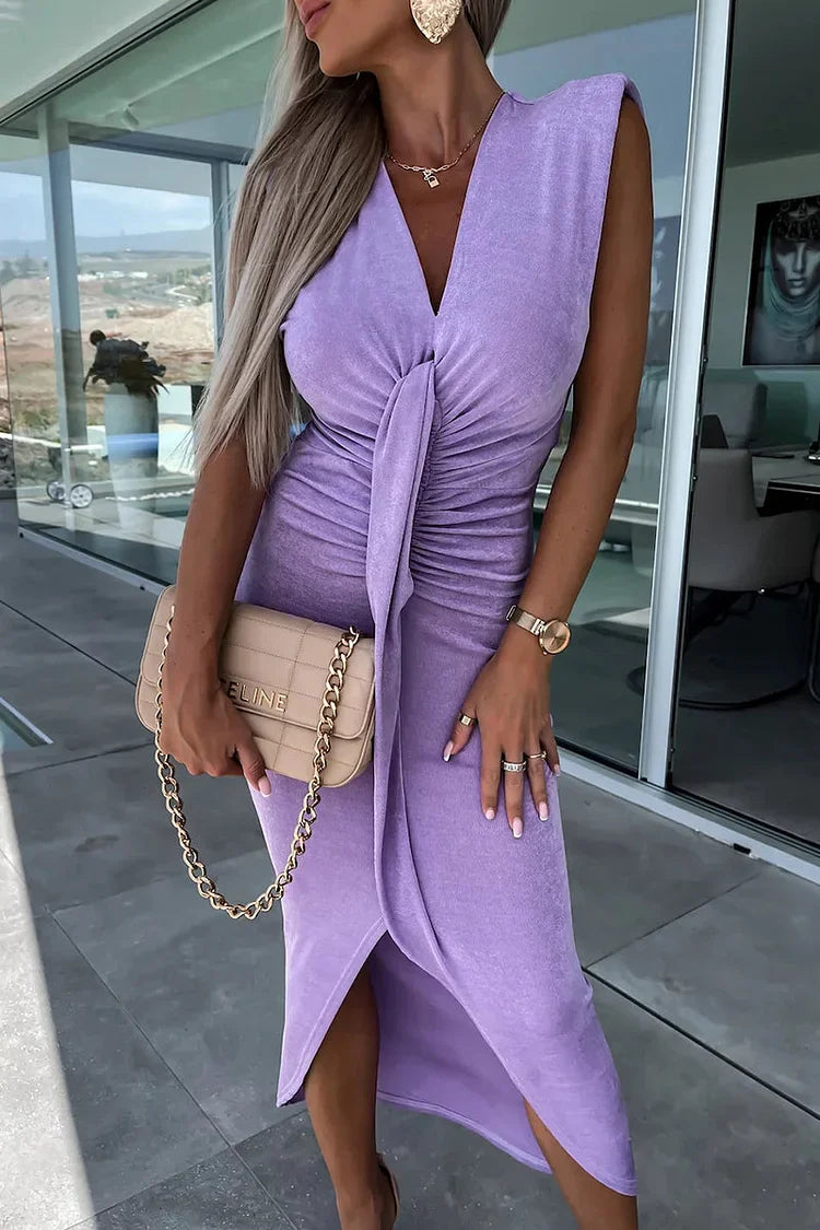 Robe midi chic avec jupe asymétrique et décolleté en V parfaite pour un regarder raffiné