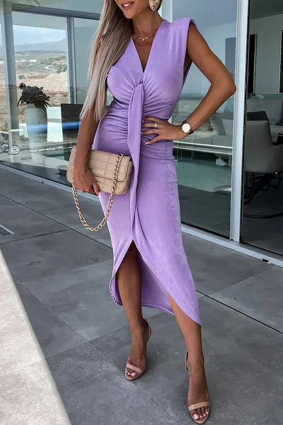 Robe midi chic avec jupe asymétrique et décolleté en V parfaite pour un regarder raffiné