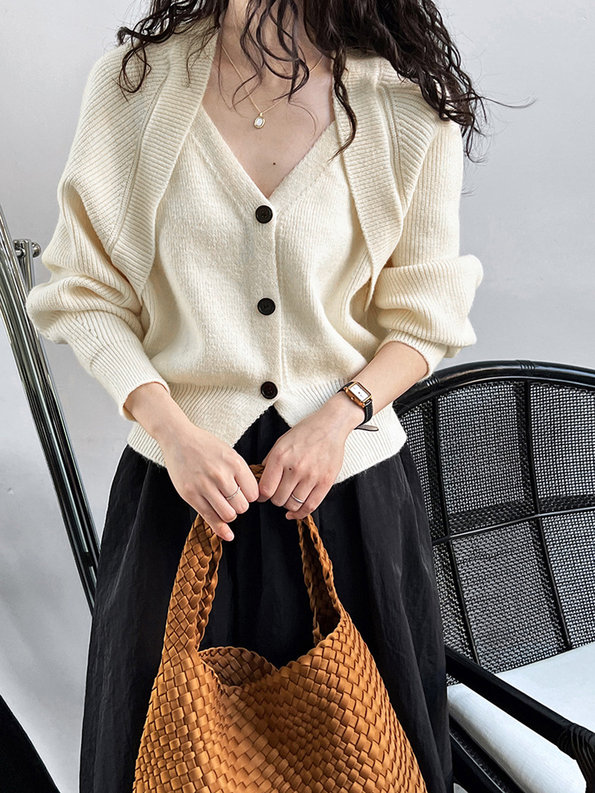 Patricia | Pull élégant à col en V et boutons