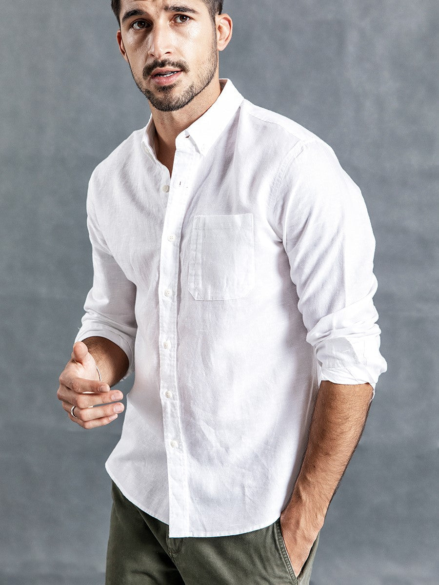 Chemise à manches longues pour homme au style moderne