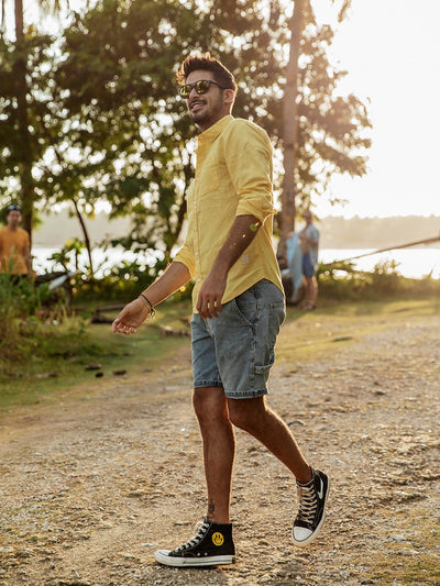 Chemise à manches longues pour homme au style moderne